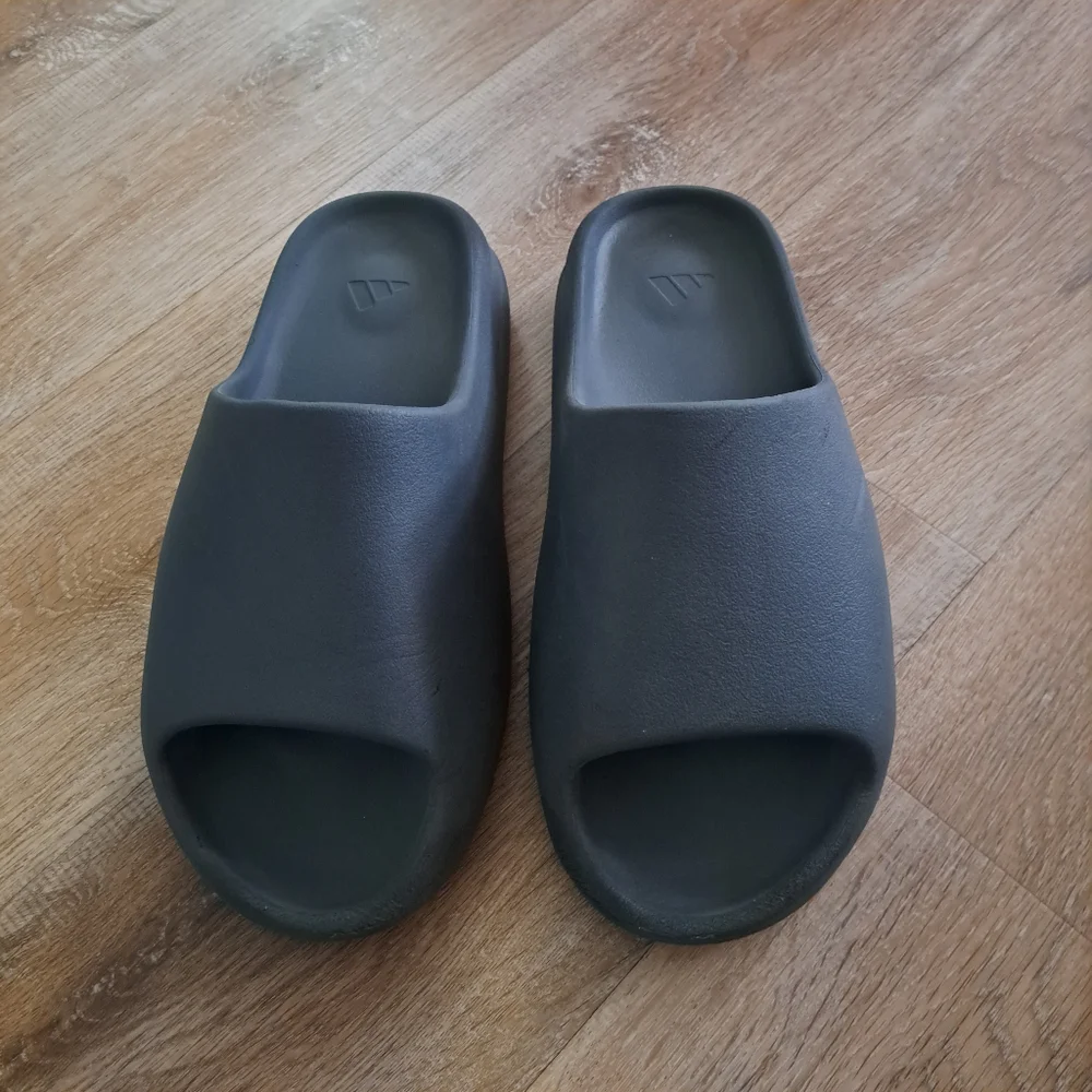 Yeezy Adidas Slides Bluish Gray Granite Colorway Men Size 12